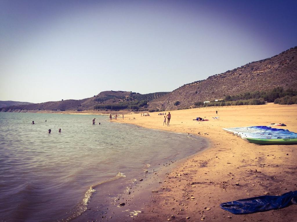 Camping Valdearenas Iznajar Exterior photo