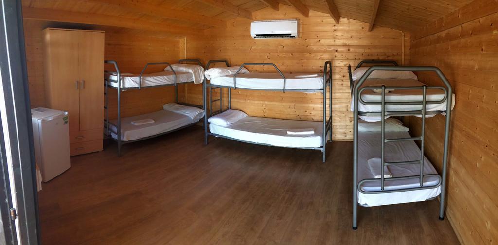 Camping Valdearenas Iznajar Exterior photo