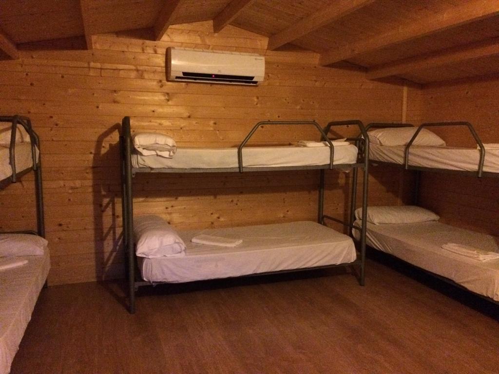 Camping Valdearenas Iznajar Exterior photo